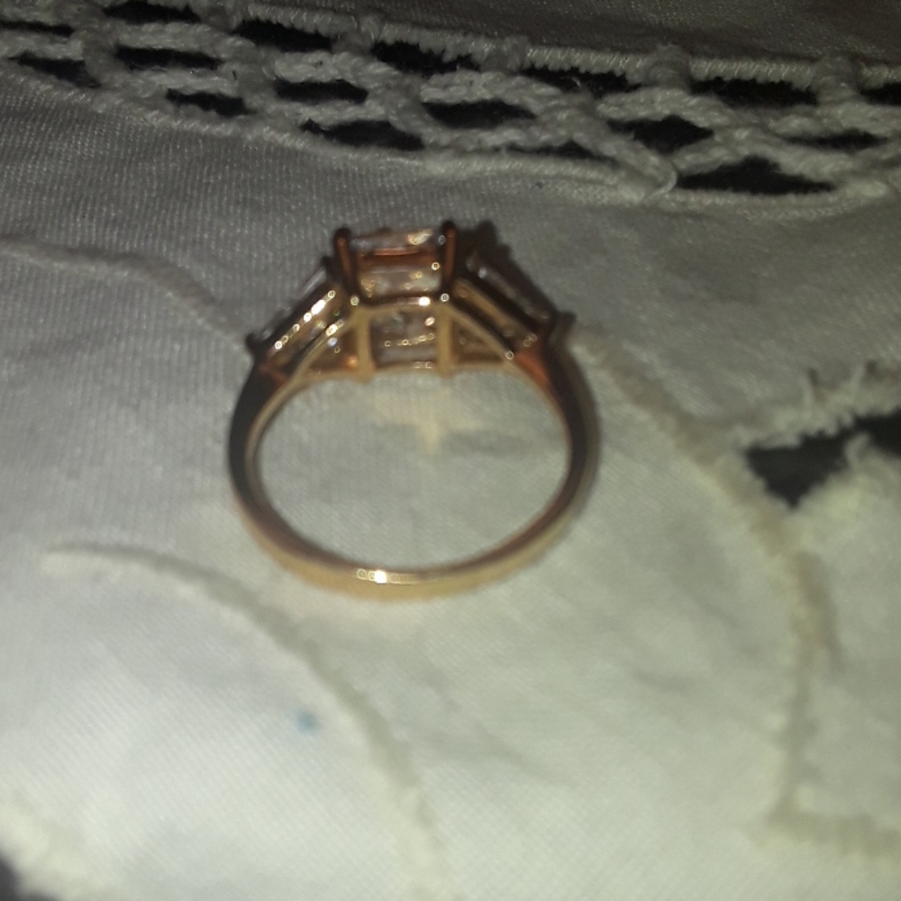 Ring - Picture 3 of 4